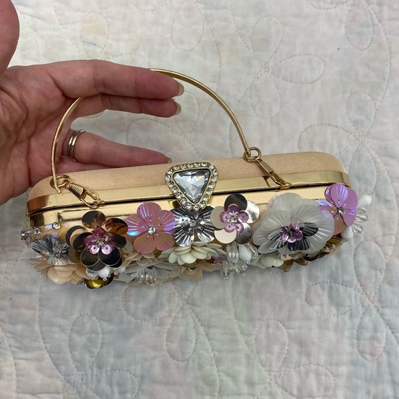 Floral Beaded Embellished Cream and Pink Clutch with Gold handle and chain. - Picture 3 of 16